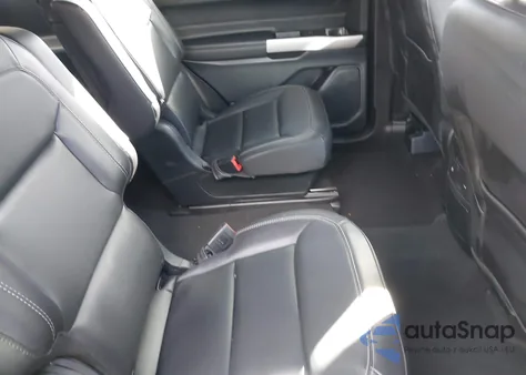 2023 Ford Explorer Xlt z USA, uszkodzony, nr VIN 1FMSK8DH7PGB43865